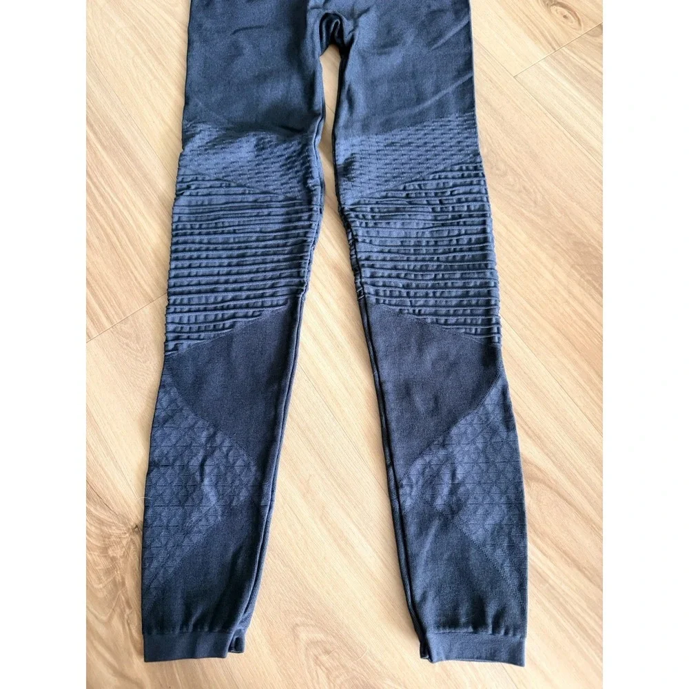 SPANX Look‎ at Me Now Seamless Black Moto Leggings Women's Small EUC